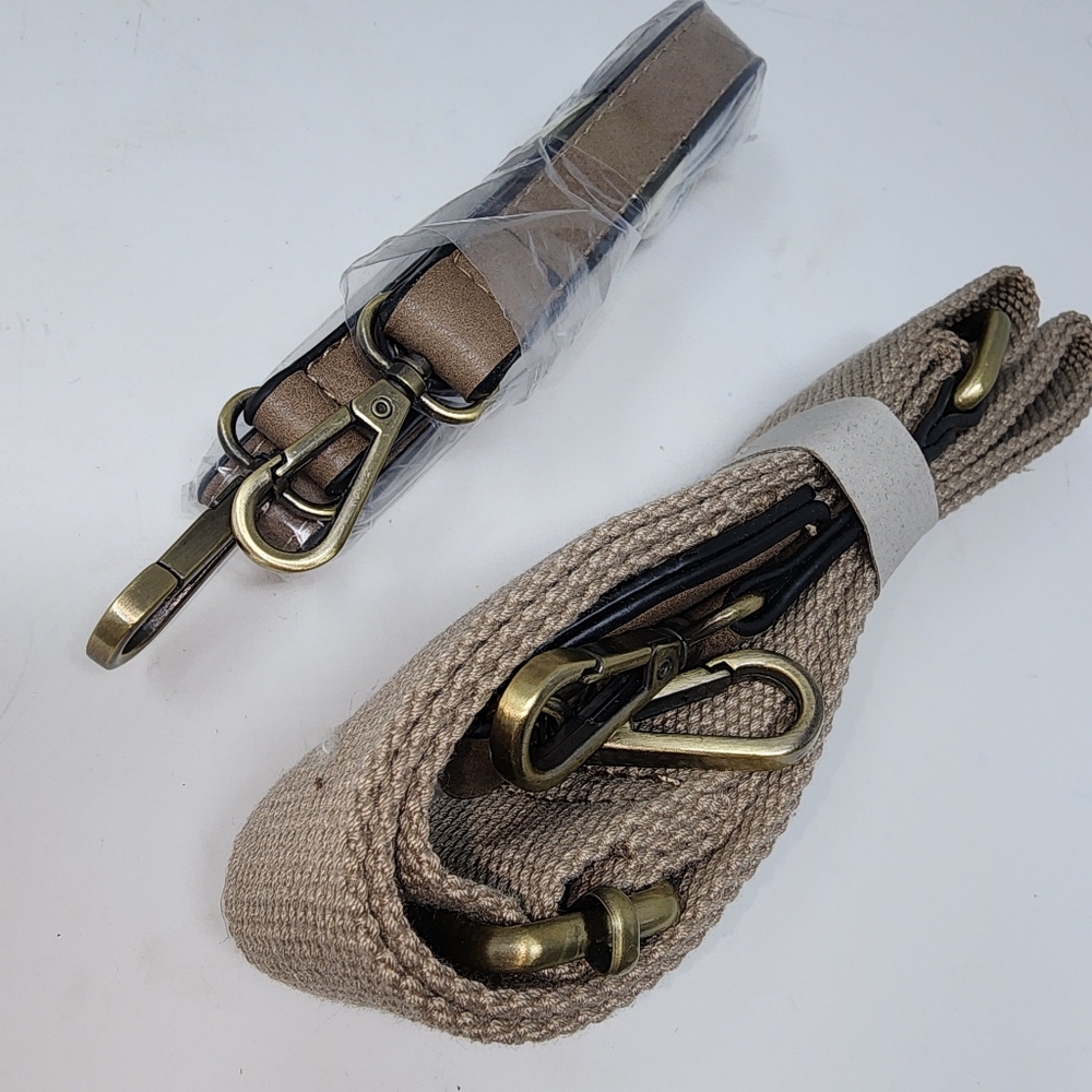 Jen&Co vegan tan snake print convertible backpack with regular and guitar Strap - Picture 9 of 15